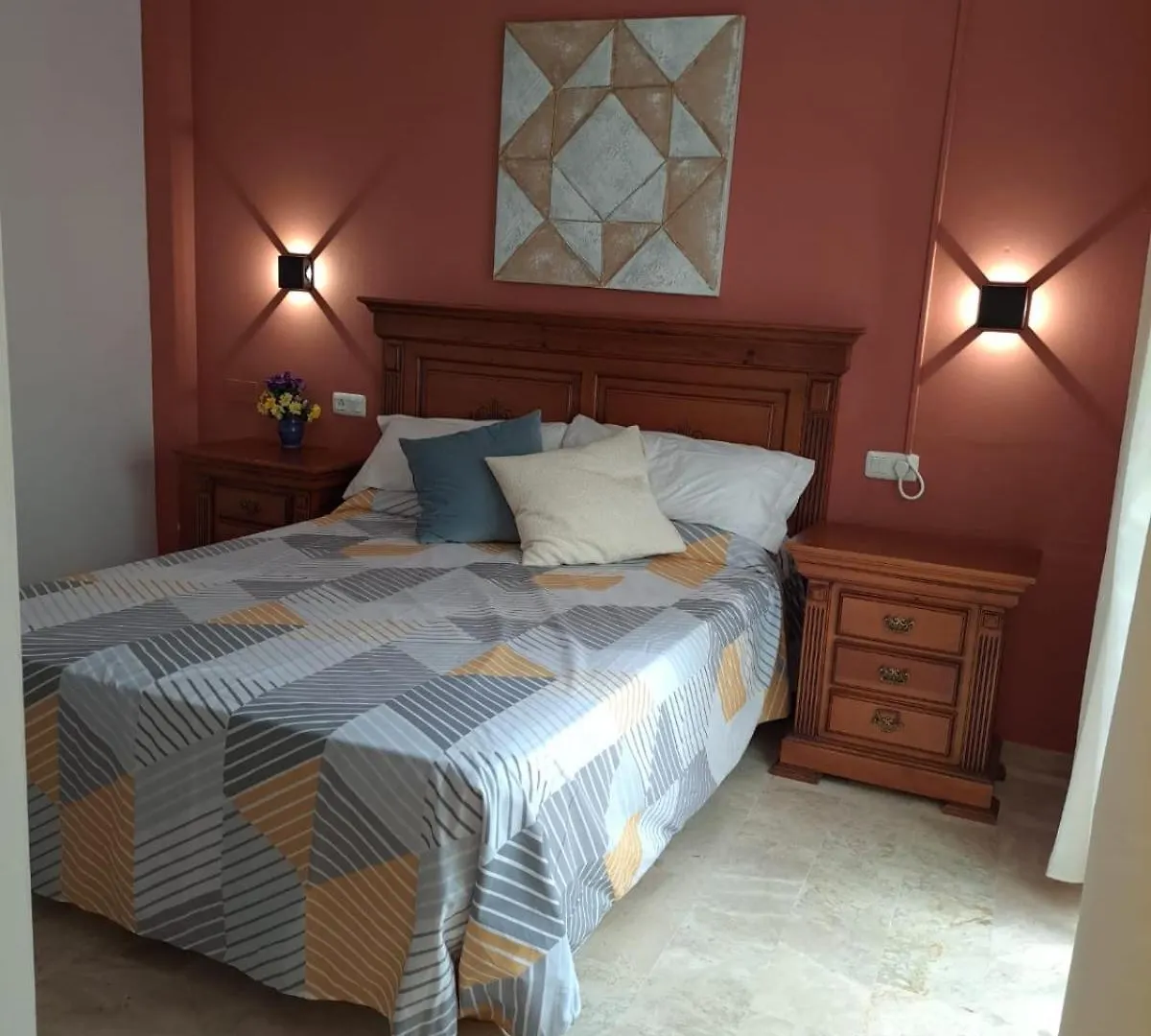 Hostal Montys Nerja Auberge de jeunesse